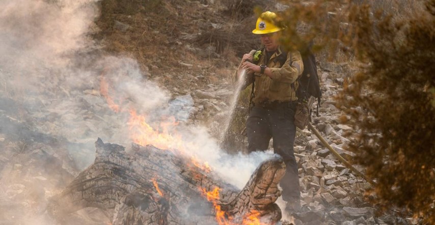 Muškarca koji je izazivao požare lokalci u SAD-u zavezali za drvo