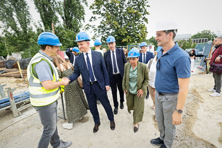 Najveća hrvatska bolnica dobiva novi PET/CT, garažu i helidrom, kaže ministrica