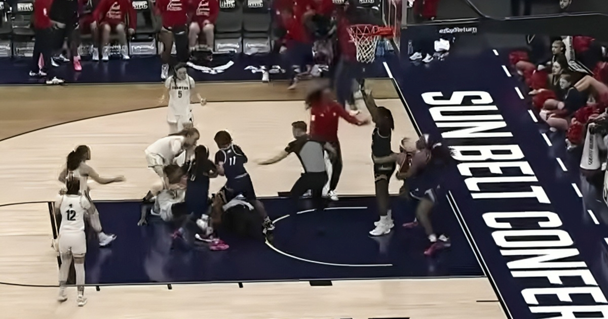 Potukle se košarkašice u Americi. Pogledajte što se dogodilo