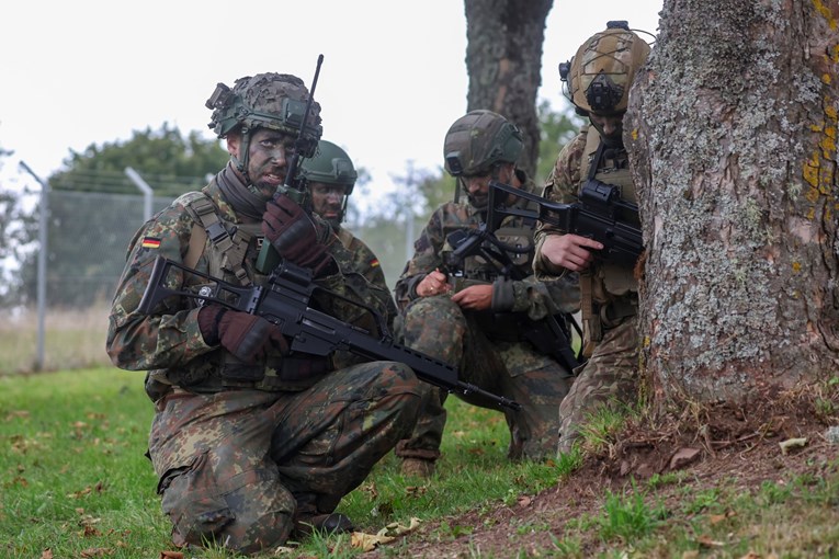 Njemačka vojska ostaje dobrovoljna, ali ima novosti. Svi mladići morat će na pregled