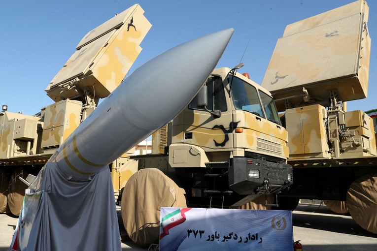 Iran predstavio novi prijenosni raketni sustav
