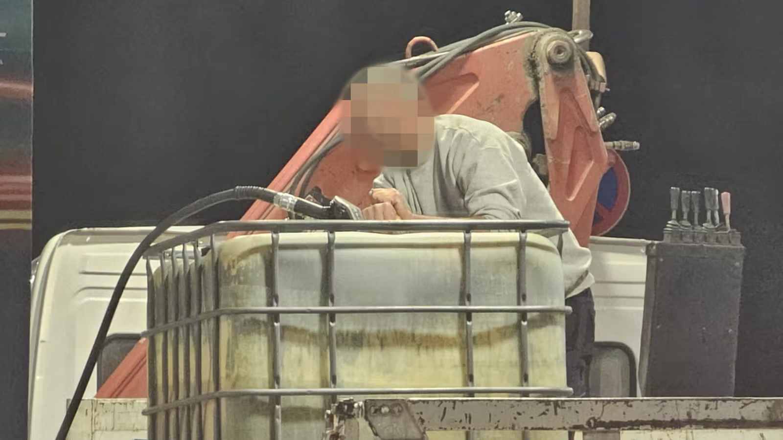 Kaštelanin zbog poskupljenja natočio gorivo u spremnik za vodu