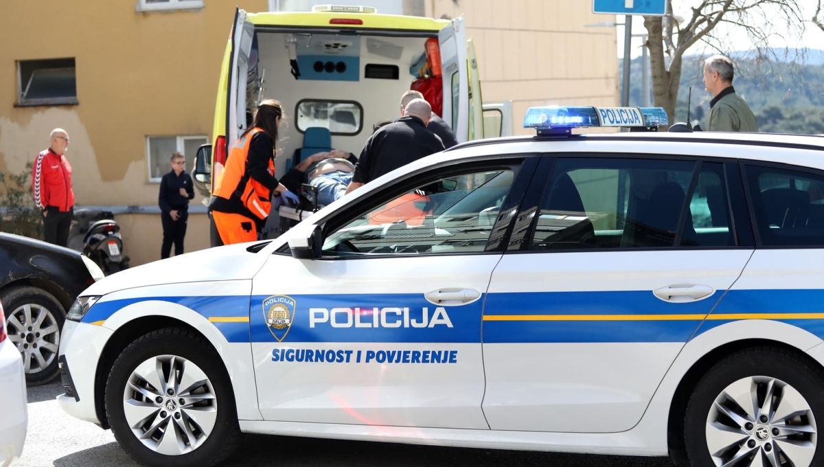 Vozio pijan, zabio se u auto pa u kuću. Ozlijeđeno sedam osoba