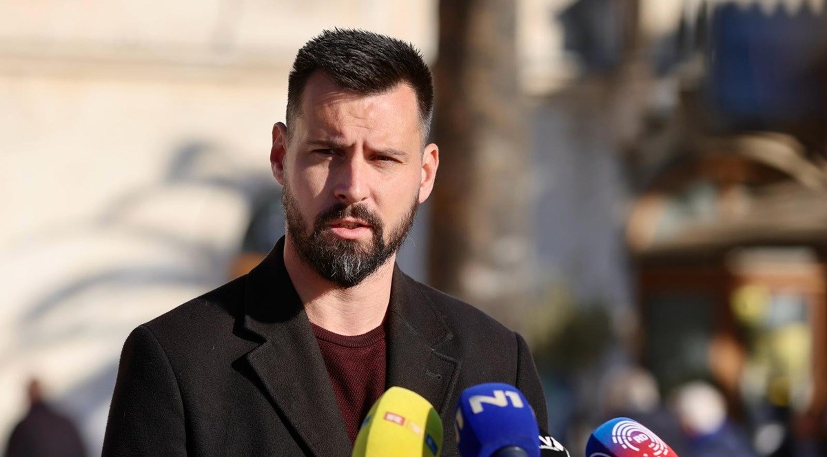 Ivošević napao HDZ i splitski HNK.  "Zatiru slobodu i umjetnost, ovo je nasilje"