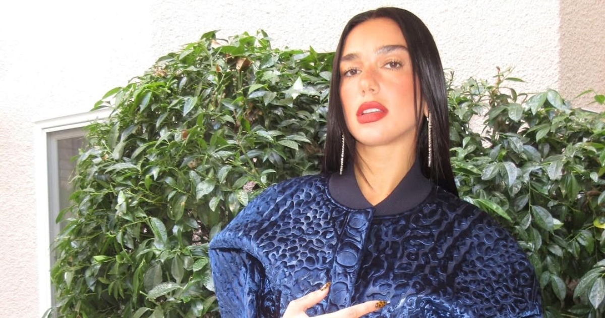 Dua Lipa prošetala u bomber jakni od gotovo 5000 eura