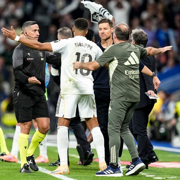 The Athletic: Nemir u svlačionici Reala. Igrači se bune protiv Alonsa