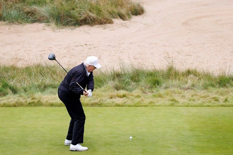 Trump obnavlja vojni golf teren na kojem nikada nije igrao