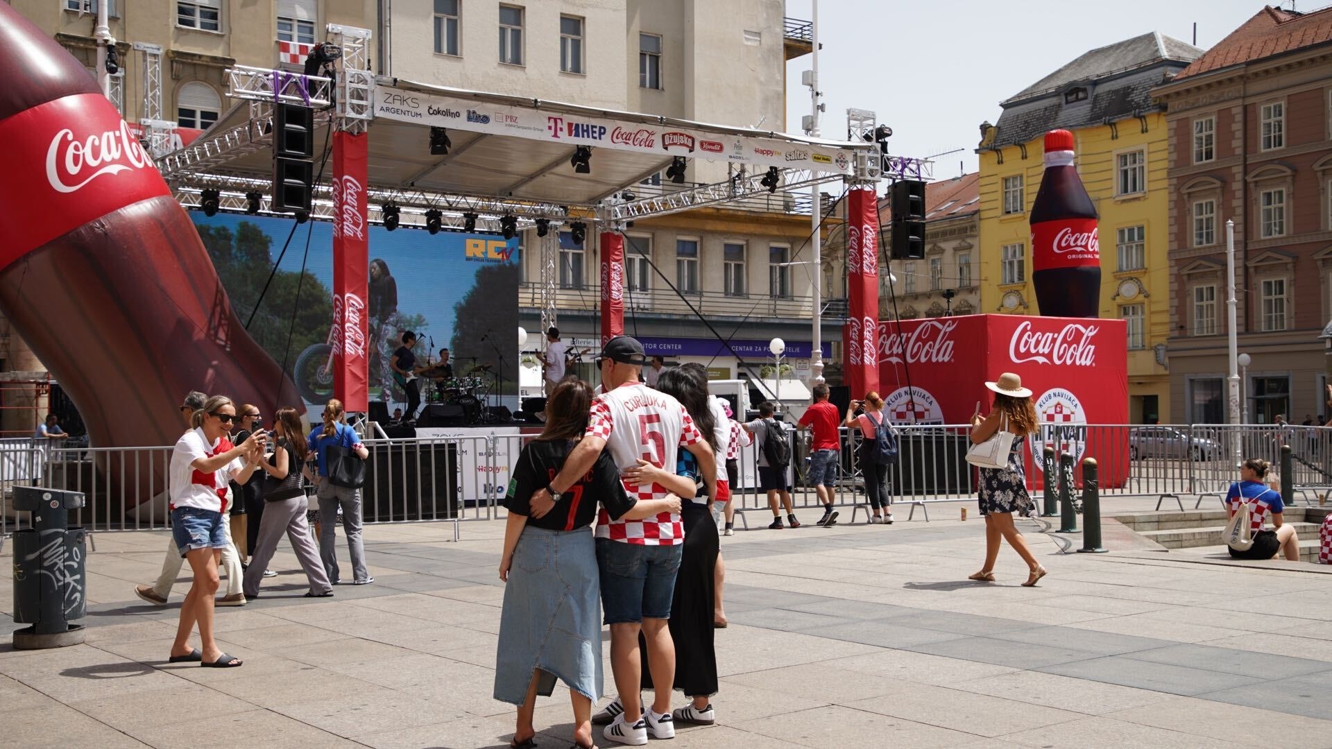 FOTO I VIDEO Ovako izgleda Trg bana Jelačića prije utakmice s Albanijom