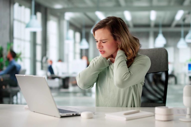 Fizioterapeut upozorava na "epidemiju": Sve više mladih pati od bolova u leđima