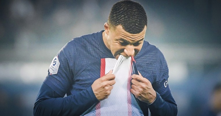 PSG - LYON 0:1 Messi i Mbappe nemoćni protiv obrane koju je predvodio Lovren
