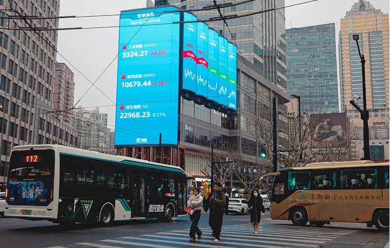 Kina uzvraća Trumpu: Uvodi carine od 34% i diže tužbu protiv SAD-a