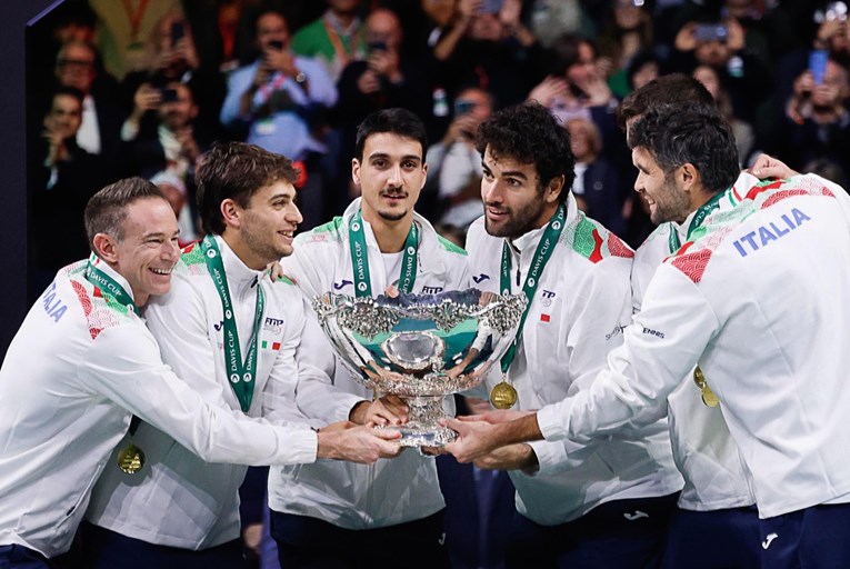 Talijani bez Sinnera osvojili Davis Cup