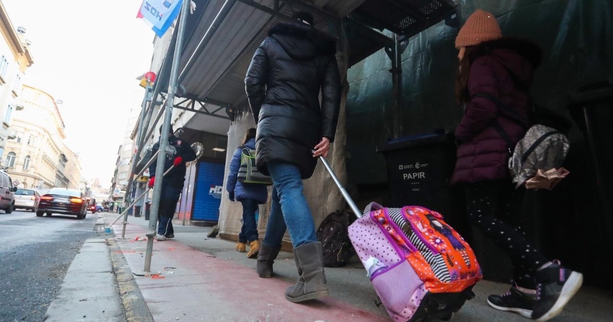 Trebaju li roditelji dobiti slobodan dan na prvi dan škole?