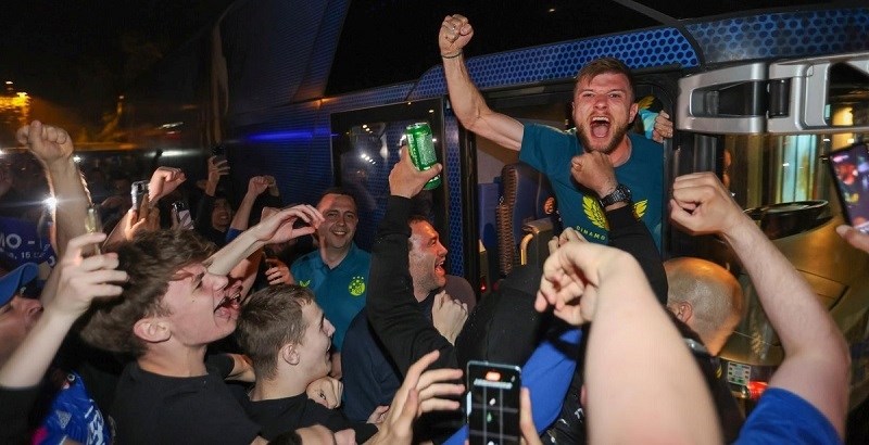 Dinamo se poslije ponoći vratio na Maksimir. Pogledajte ludnicu na dočeku