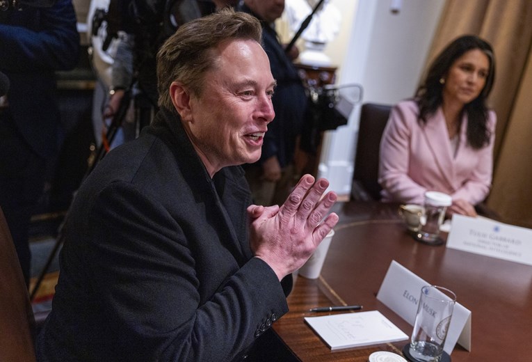 Elona Muska pitali vjeruje li u Boga, njegov odgovor iznenadio mnoge