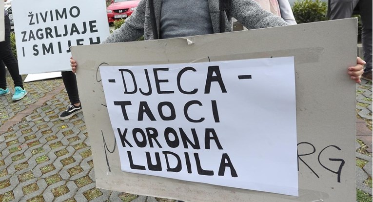 Prosvjed protiv testiranja učenika u Vinkovcima: "Djeca već traže psihološku pomoć"