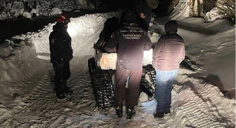 U Srbiji ispred vikendice pronađeno tijelo potpuno zatrpano snijegom
