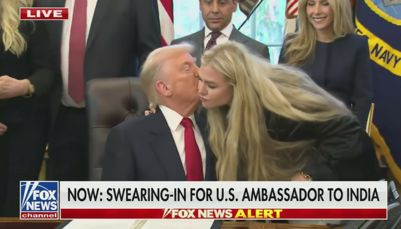 Trump poljubio Kirkovu udovicu u obraz. Nekima je to "ljigavo", drugima "očinski"