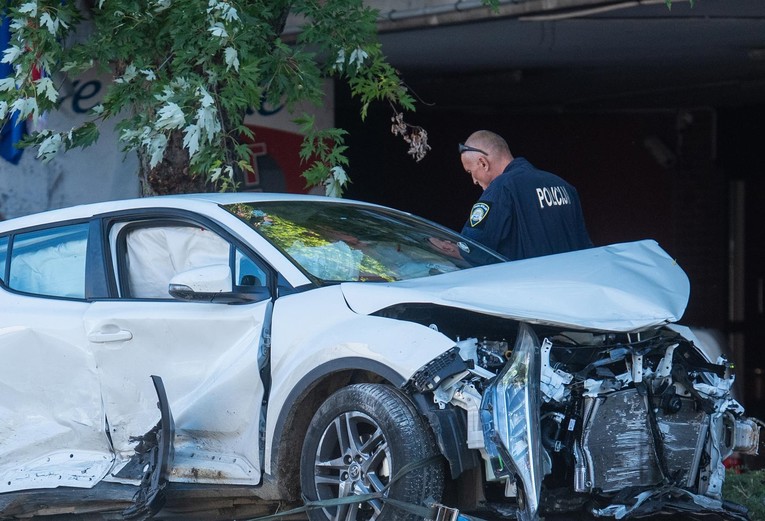 U Zagrebu se sudarila tri auta, jedna osoba ozlijeđena
