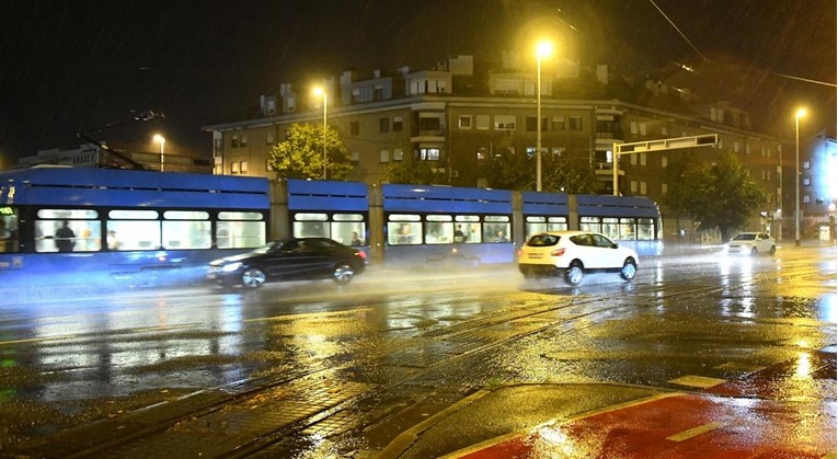 Stigla promjena vremena. Narančasta upozorenja za više područja, očekuju se oluje