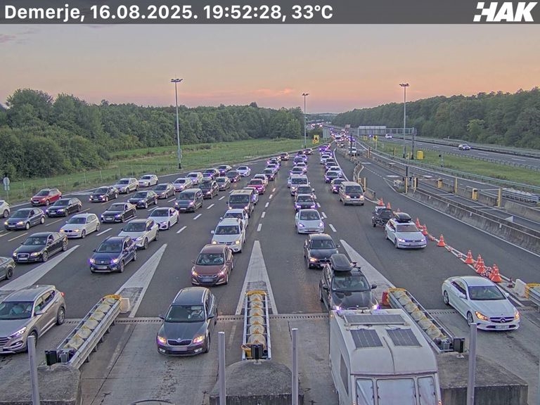 Gužve na autocestama. Kolone kod Lučkog i na Demerju