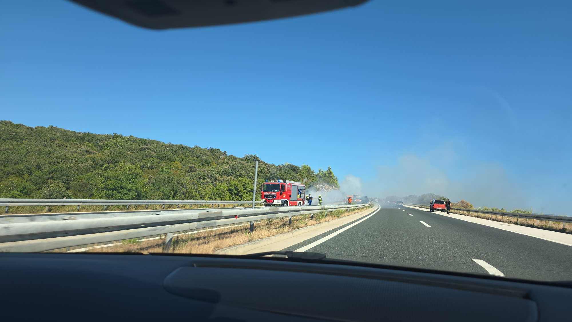 Gužve na autocestama: Na A1 gori auto, nesreća na A4