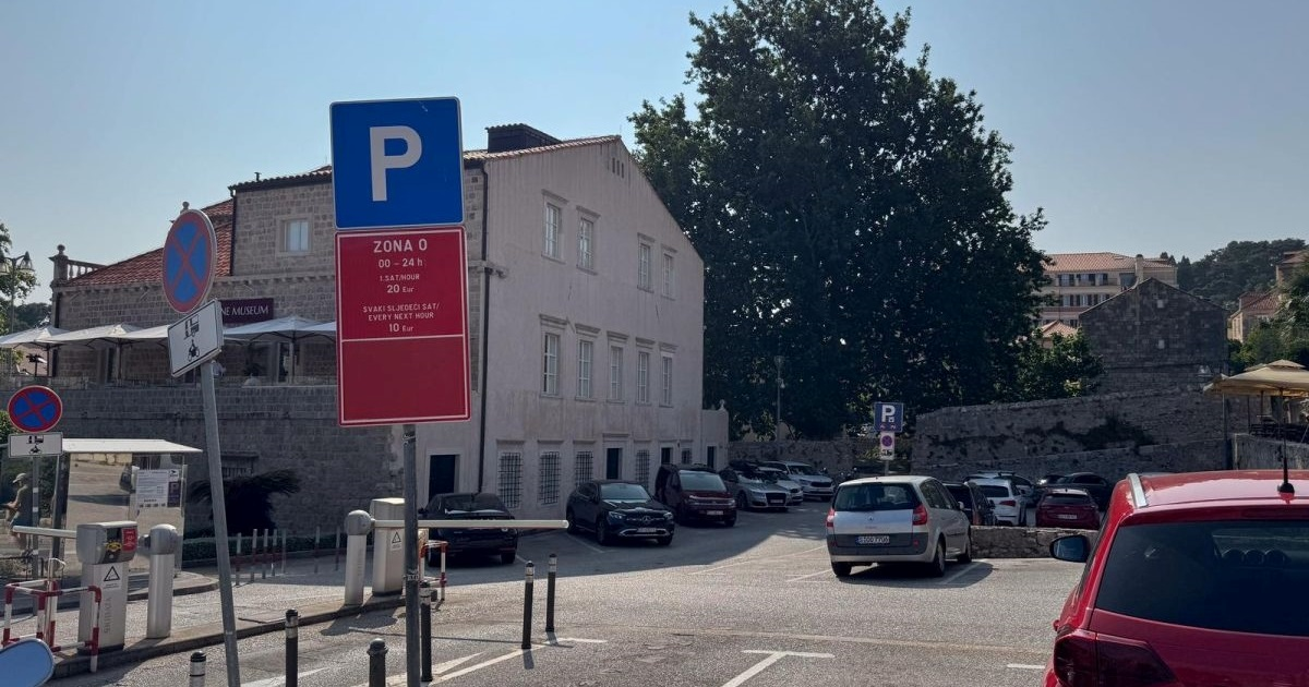 Prevara u Dubrovniku. Poljak skenirao QR kod na parkingu, ostao bez 239 eura
