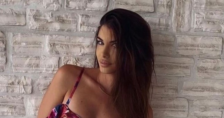 Iva Šarić pozirala u tajicama i oduševila linijom tri mjeseca nakon poroda