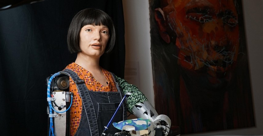Robot se obratio britanskom parlamentu: Iako nisam živa, stvaram umjetnost