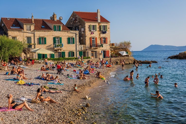 Visoke temperature, grmljavinsko nevrijeme i vjetar. Ovo je prognoza za danas