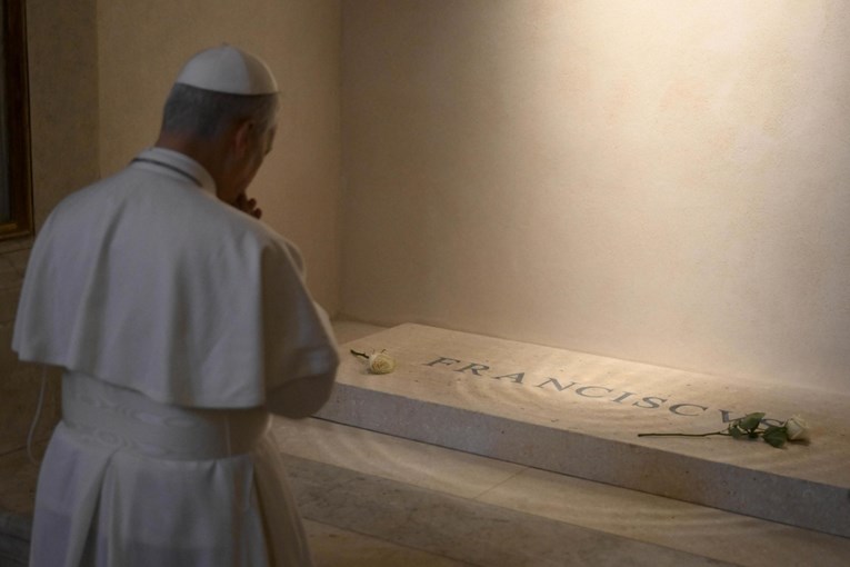 Papa Lav XIV. iznenada otišao na put izvan Vatikana