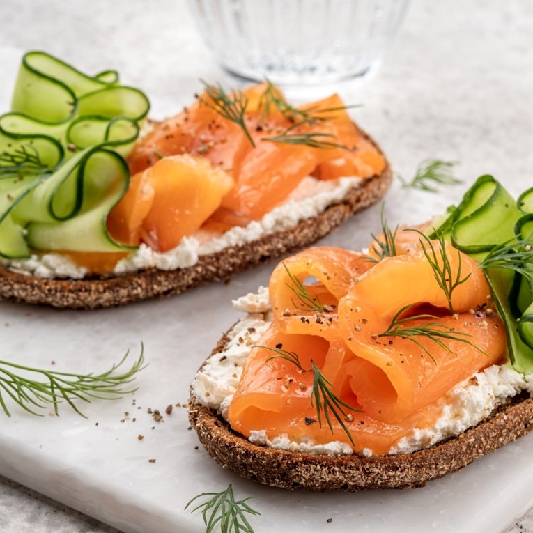 Znanstvenici su algu uspjeli pretvoriti u dimljeni losos, evo kako