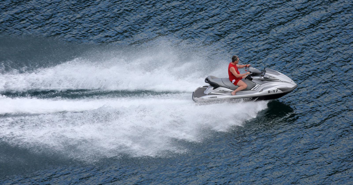 Nestao na jet-skiju kod Čiova. Našli ga živog i pothlađenog kod Drvenika