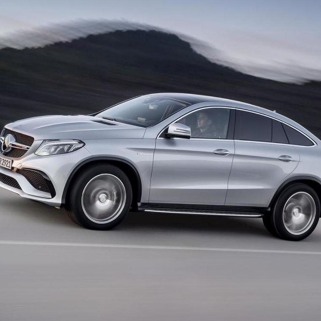 Ukrali Mercedes pri kupovini, prodavač ostao bez svega