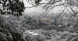FOTO Snijeg u Grčkoj: Zatvoreni parlament i škole, neka mjesta nemaju struje