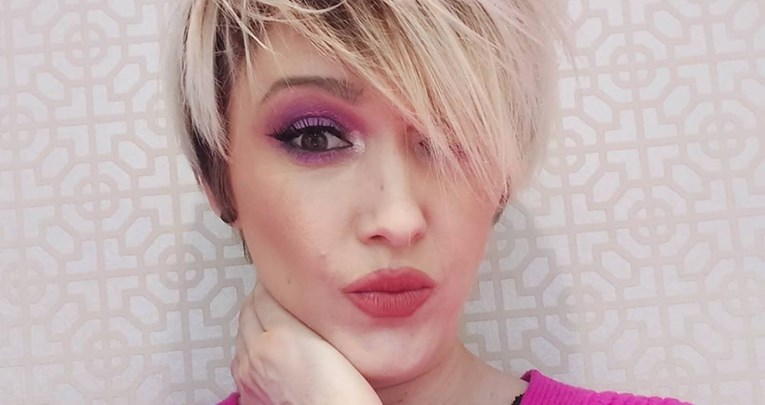 Make-up transformacija: Ivana Kindl savršeno kopirala hit look s crvenog tepiha