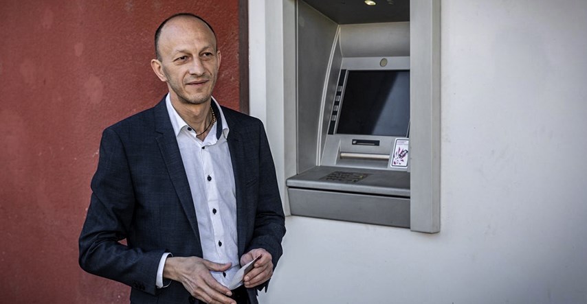 HDZ-ovac koji je svečano otvorio bankomat: "Uskoro otvaramo i poštu"