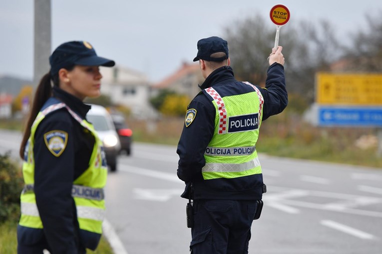 Zagrebačka policija isključila iz prometa dva minibusa koja su vozila djecu na izlet