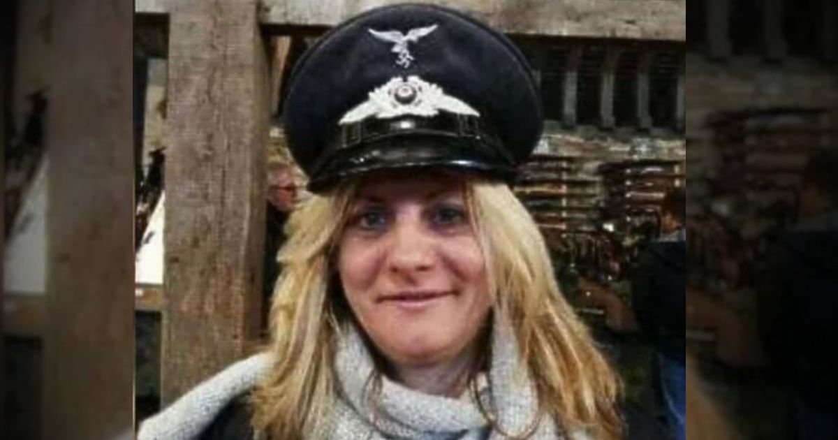 Francuskoj desničarki iskopali fotku s nacističkom kapom. Odustala je od izbora