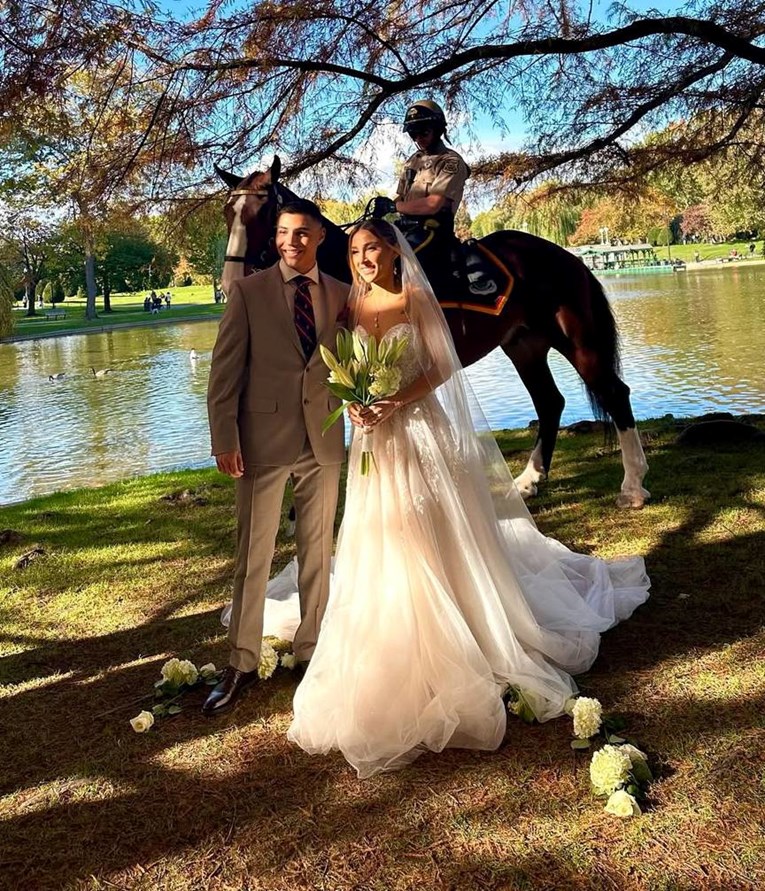 Unuka Đele Jusića udala se u Bostonu za američkog pomorskog časnika, objavila fotke