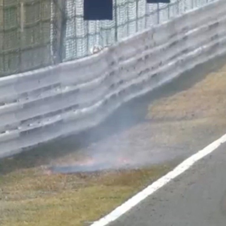 VIDEO Požari trave i dalje stvaraju probleme na stazi u Suzuki