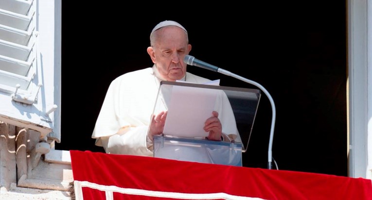 Papa Franjo: Rat u Ukrajini je barbarski čin pun svetogrđa
