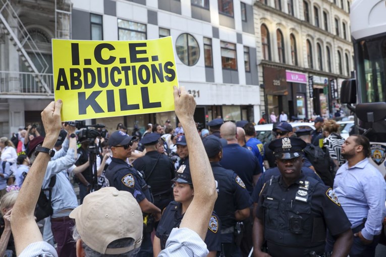 ICE će koristiti lovce na glave u potrazi za migrantima?