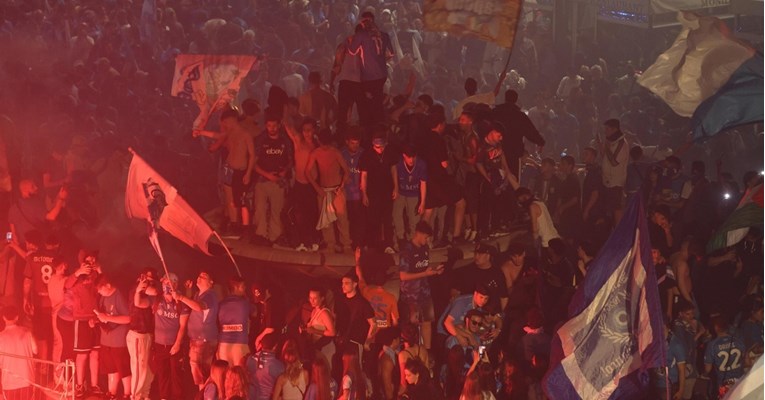 Na proslavi titule u Napulju 98 ozlijeđenih, 1 proboden, 10 pljački, 4 uhićena...