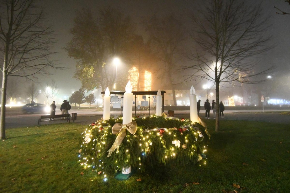 FOTO Advent u Đurđevcu izgleda predivno, privukao je brojne posjetitelje