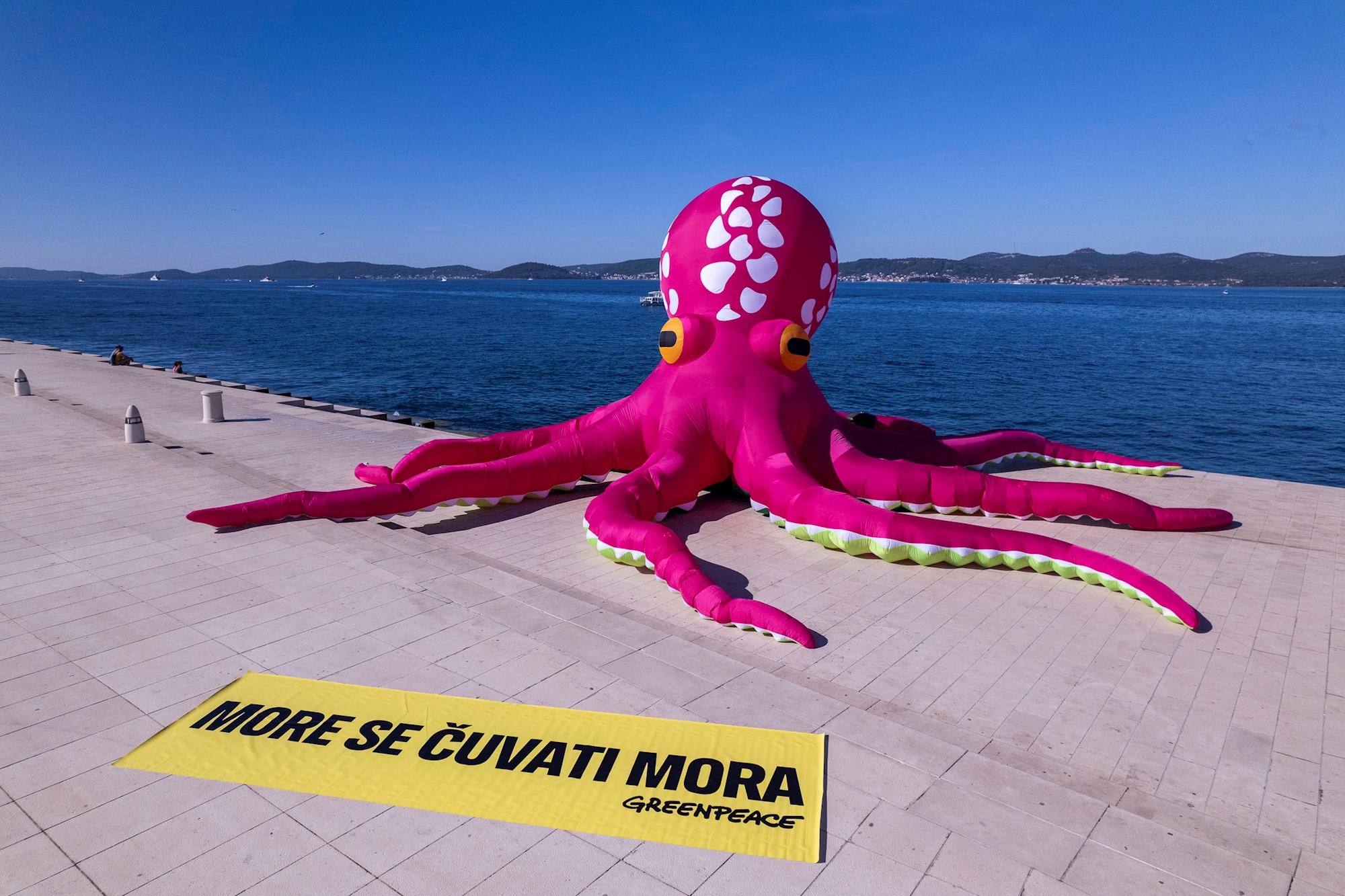 Na zadarskim Morskim orguljama osvanula neobična poruka vladi i saboru