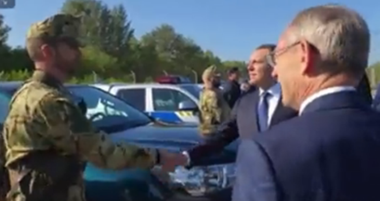 Reakcija policijskog psa na srpskog ministra je hit, ljudi pišu: Dobra obuka