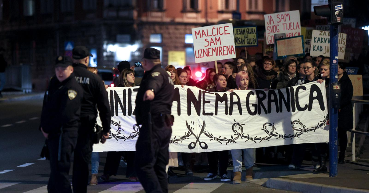 Možemo: Možete li zamisliti da nekoga privedu zbog američke zastave? Teško, je l' da?