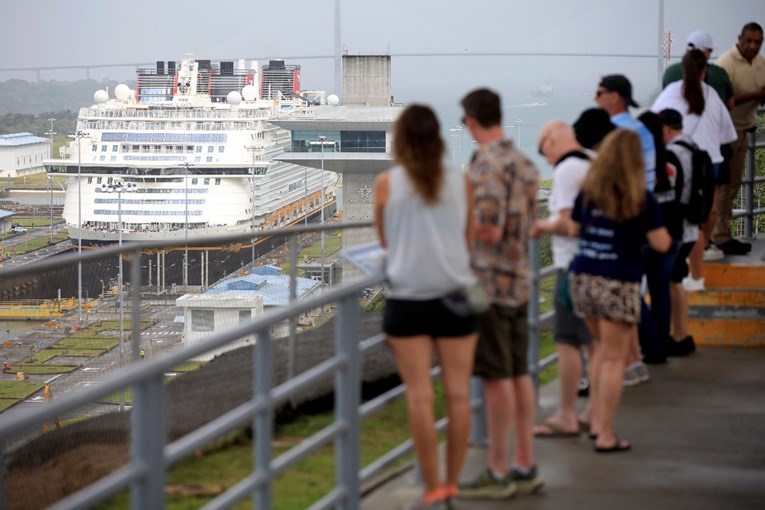 Putnici kruzera prijete bojkotom zbog pravila odijevanja: "Besmisleno, na odmoru sam"