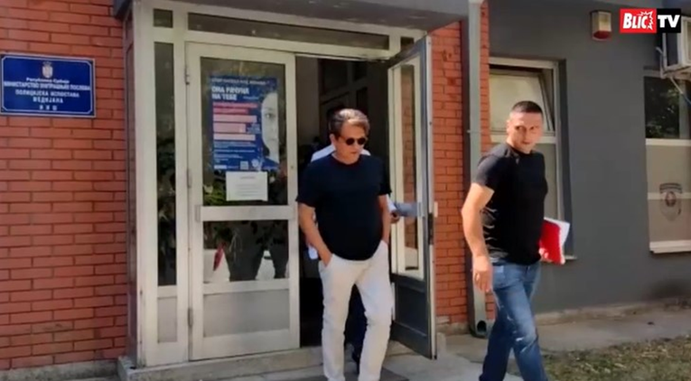 Bjelogrlić izašao iz policije, u prolazu je odgovorio samo na jedno pitanje